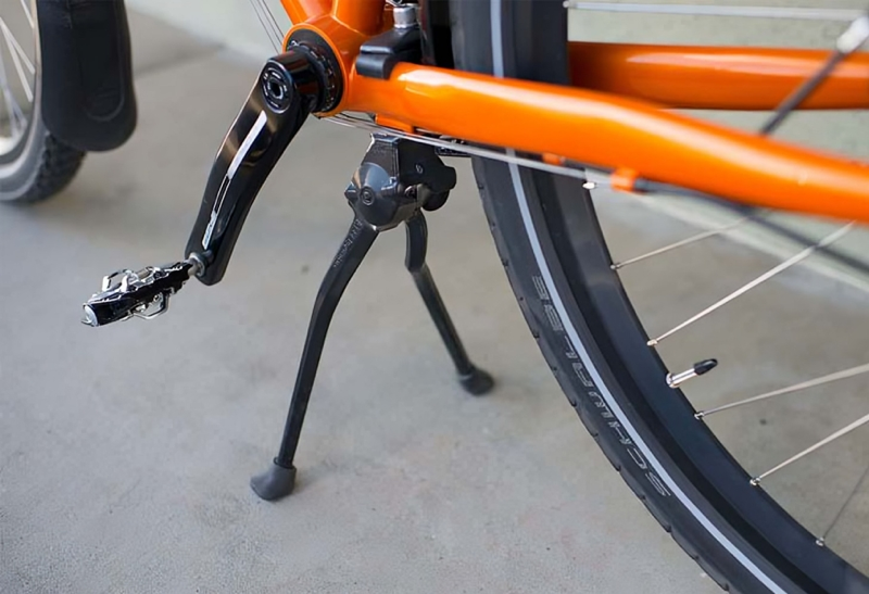 Chân chống xe đạp chữ A giúp việc sửa chữa và bảo dưỡng xe trở nên thuận tiện hơn